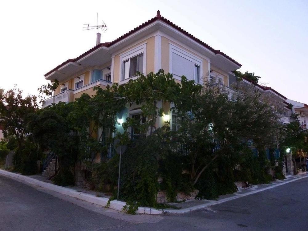 Rania Beach Иреон Экстерьер фото